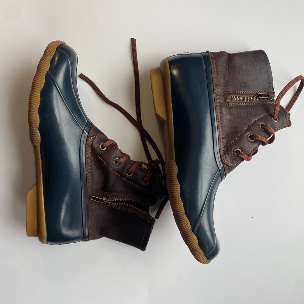Sperry Women’s Size 9 Brown and Blue Boots
